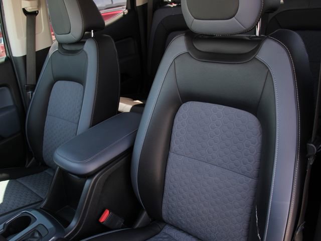 Used 2017 Chevrolet Colorado Z71 AWD/4WD image 6