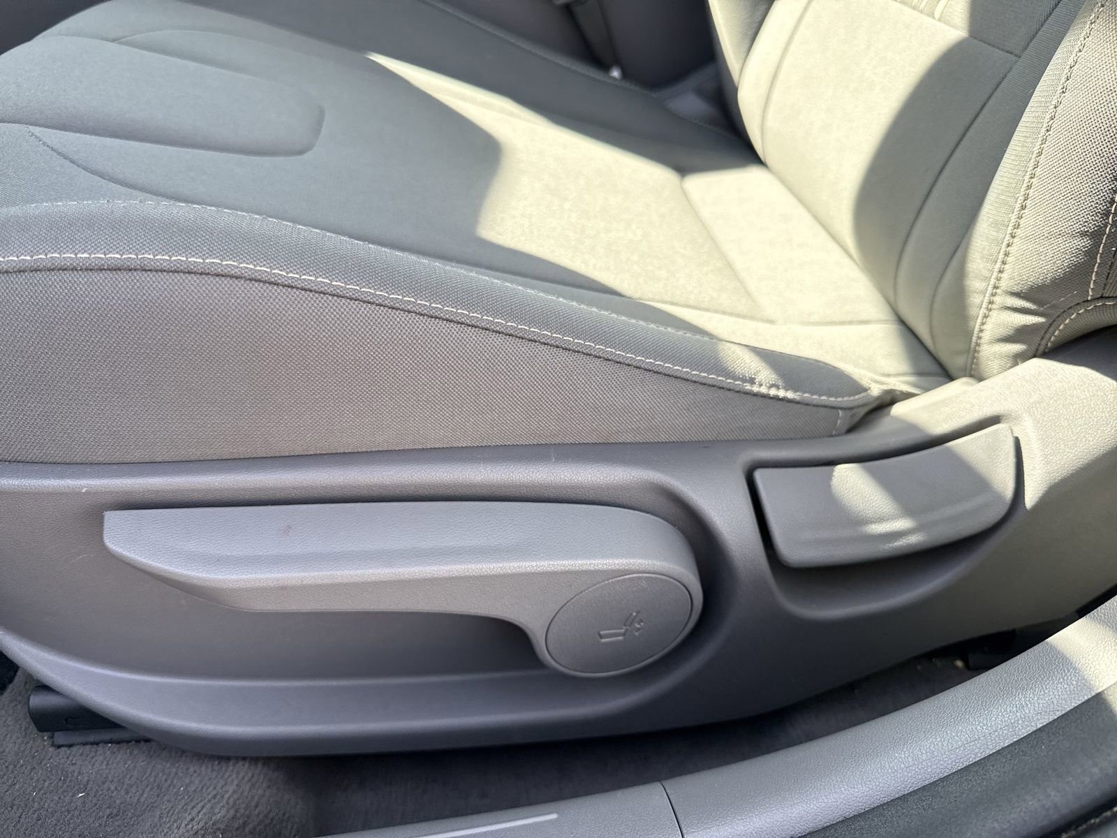 Used 2022 Hyundai Elantra SEL w/ Cargo Package image 13
