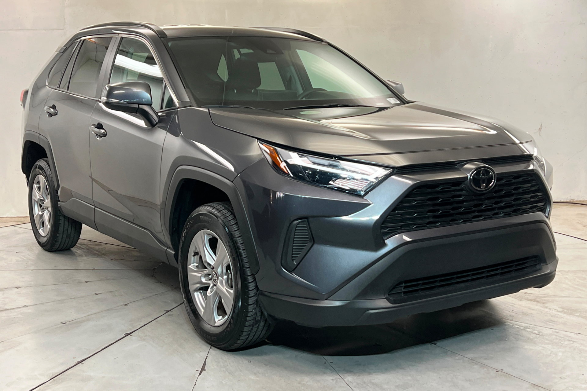 Used 2025 Toyota RAV4 XLE FWD image 8