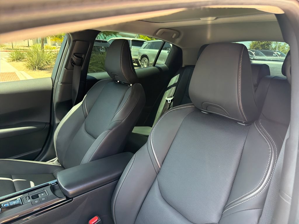 Used 2025 Toyota Prius FWD image 19