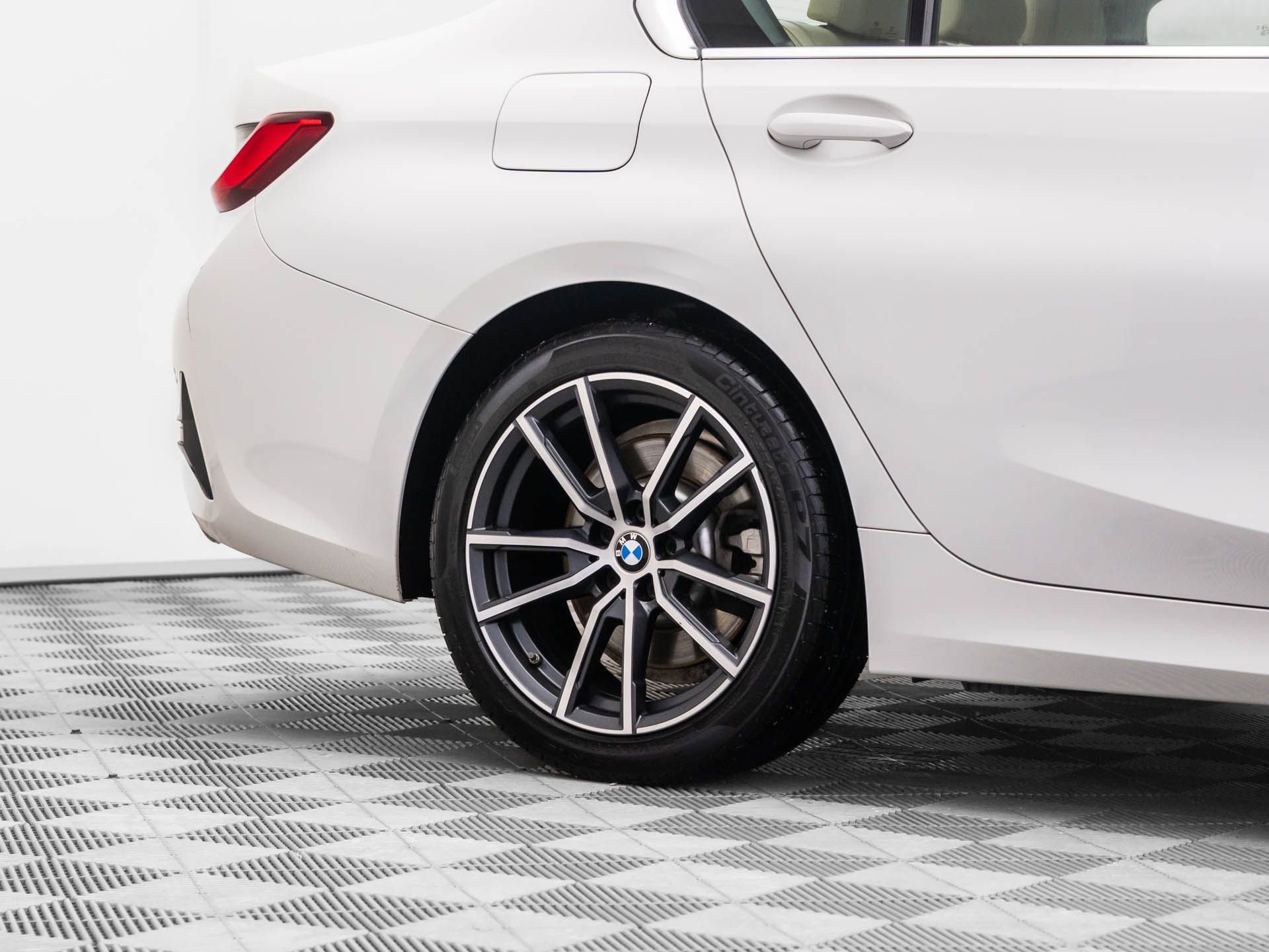 Used 2019 BMW 330i xDrive Sedan w/ Convenience Package image 33