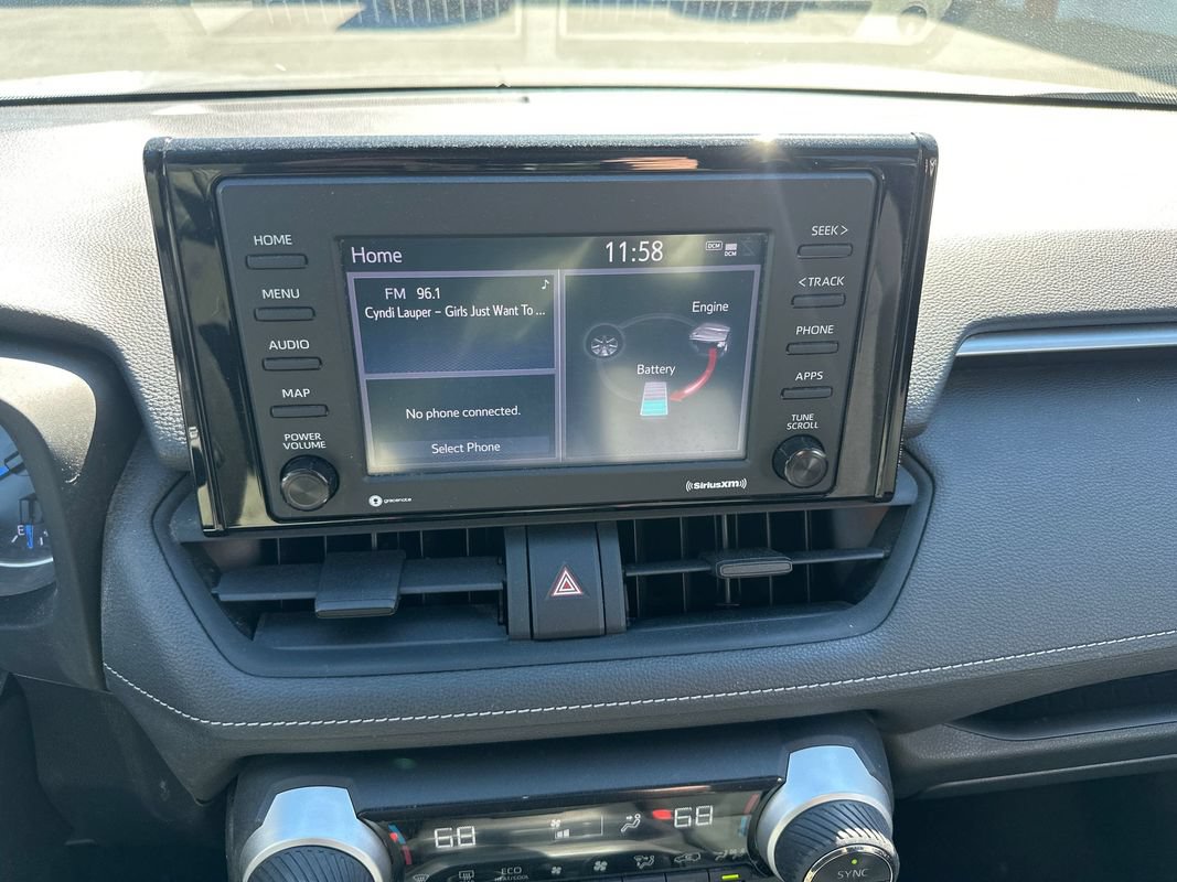 Used 2020 Toyota RAV4 LE w/ Carpet Mat Package AWD/4WD image 7