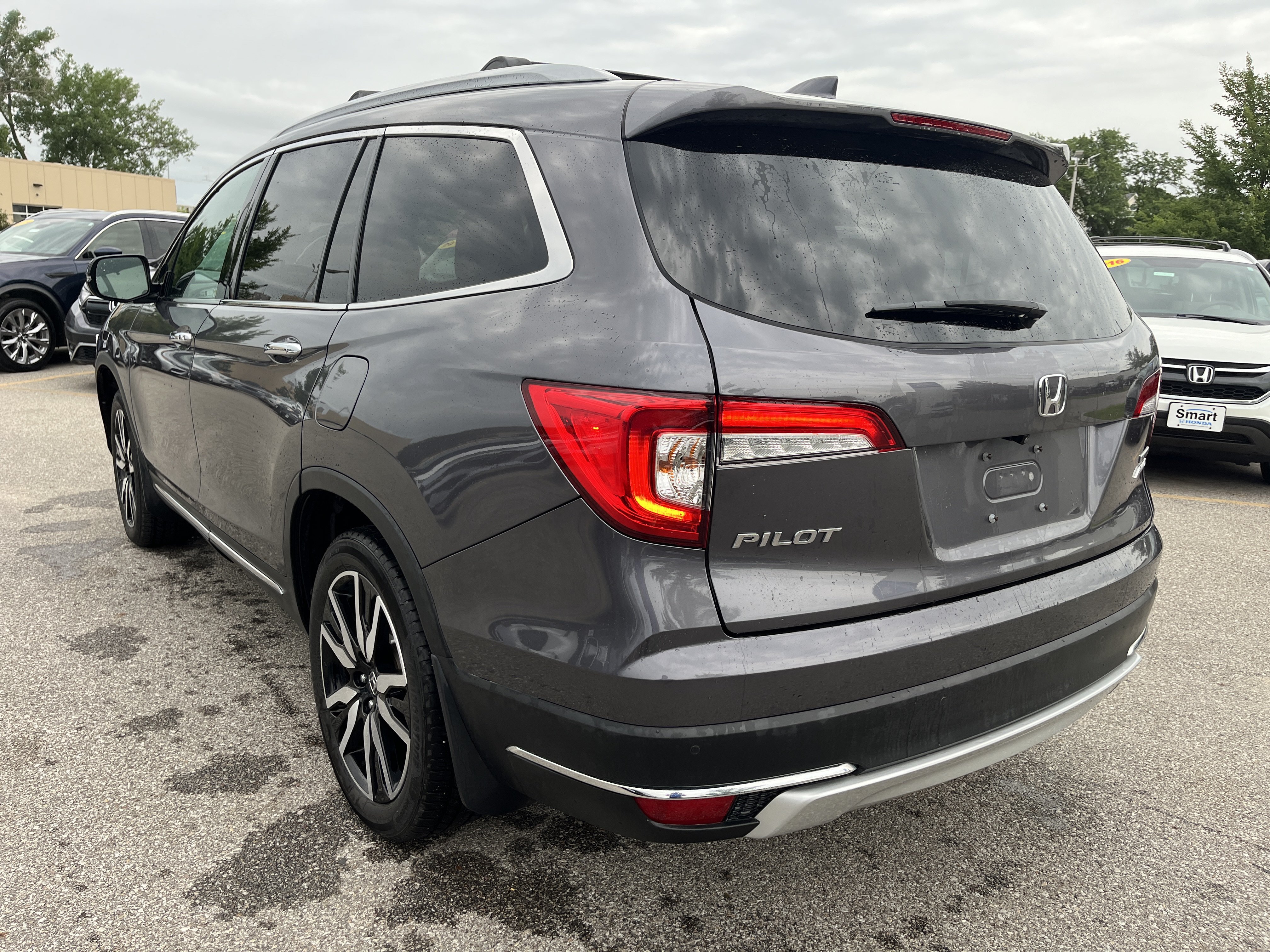 Used 2021 Honda Pilot Touring image 6