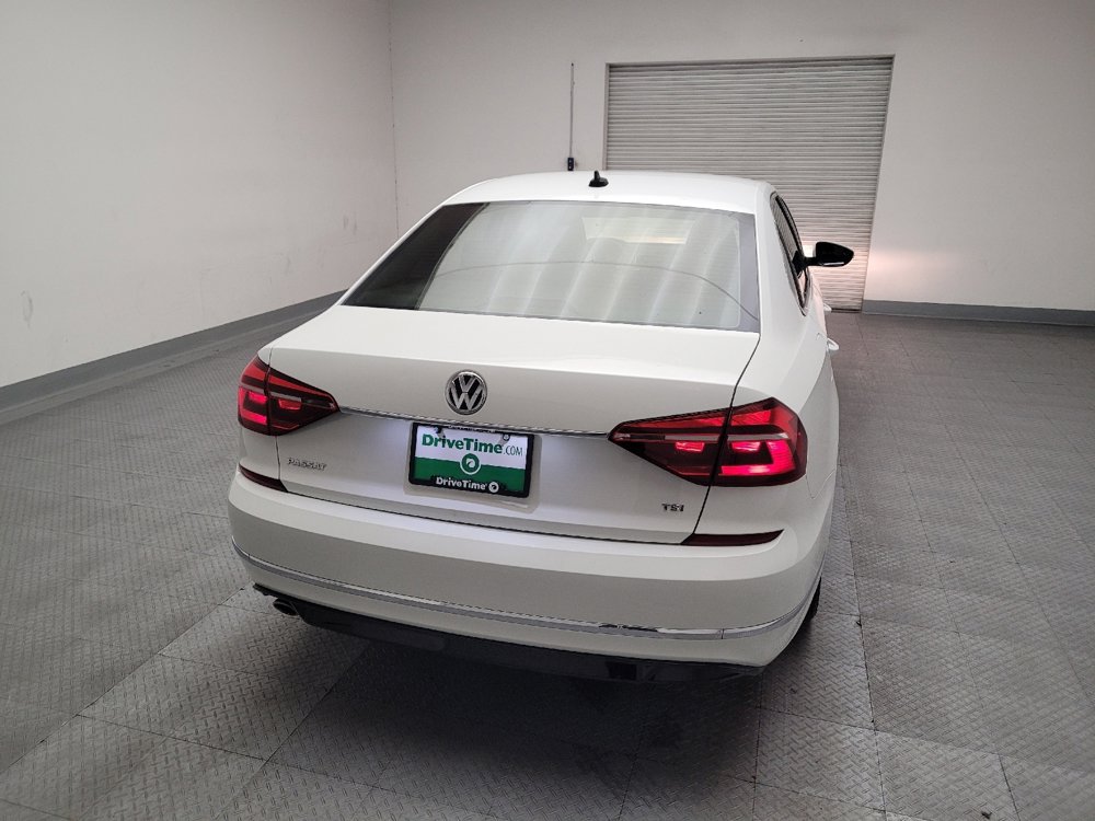 Used 2017 Volkswagen Passat 1.8T R-Line image 7