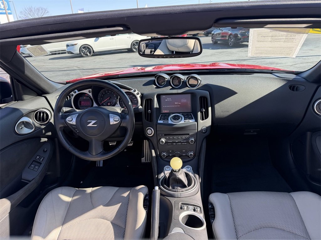 Used 2017 Nissan 370Z Touring Sport image 15