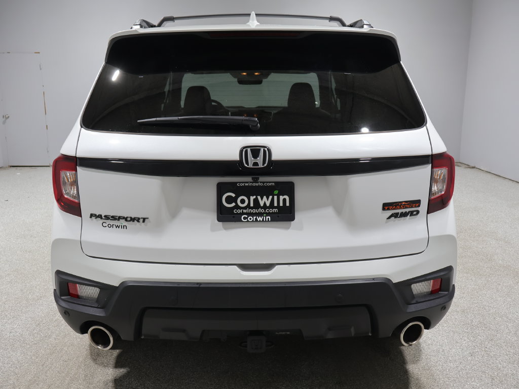 Used 2024 Honda Passport TrailSport image 3