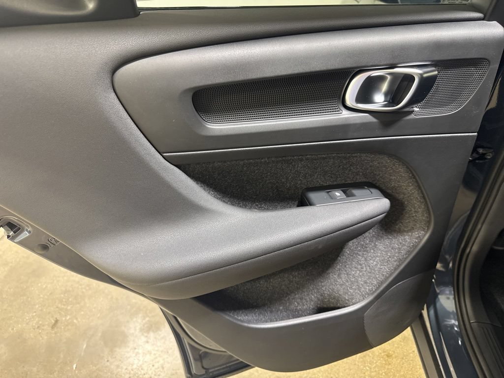 New 2026 Volvo XC40 B5 Ultra w/ Climate Package AWD/4WD image 19