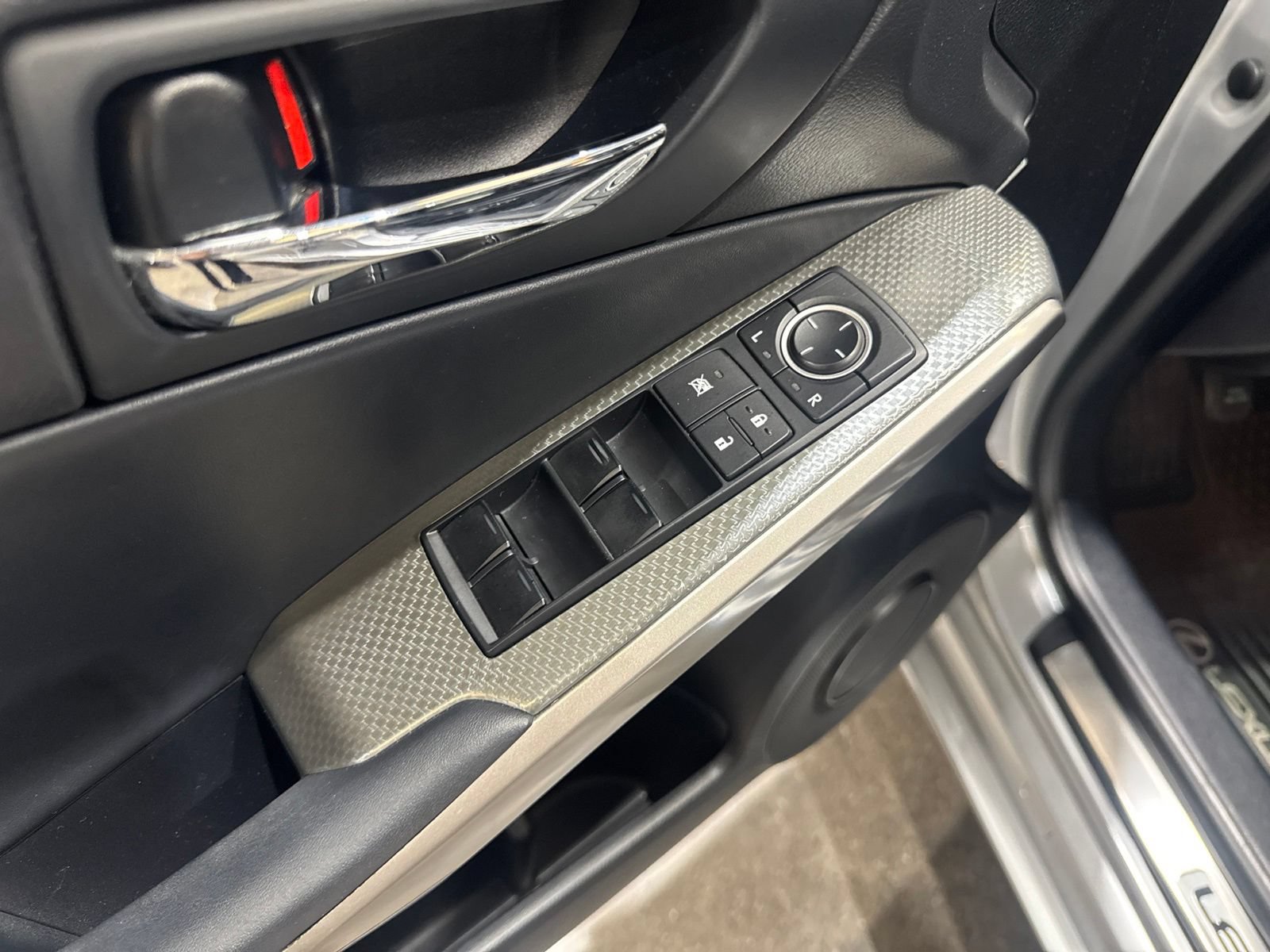 Used 2015 Lexus IS 350 w/ F-Sport Package RWD image 24