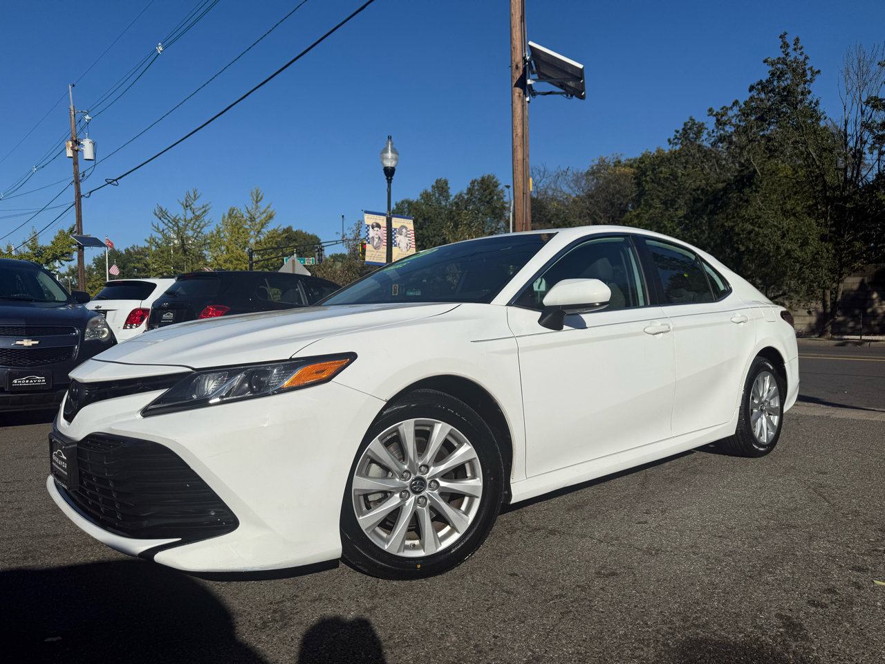 Used 2019 Toyota Camry LE image 3