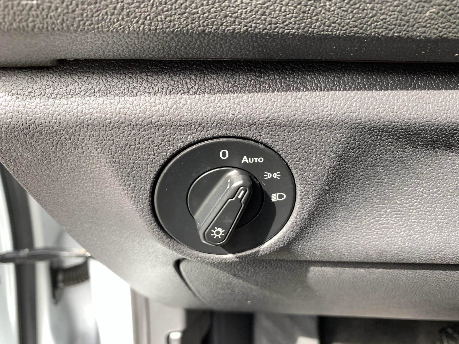 Used 2019 Volkswagen Jetta SE FWD image 14