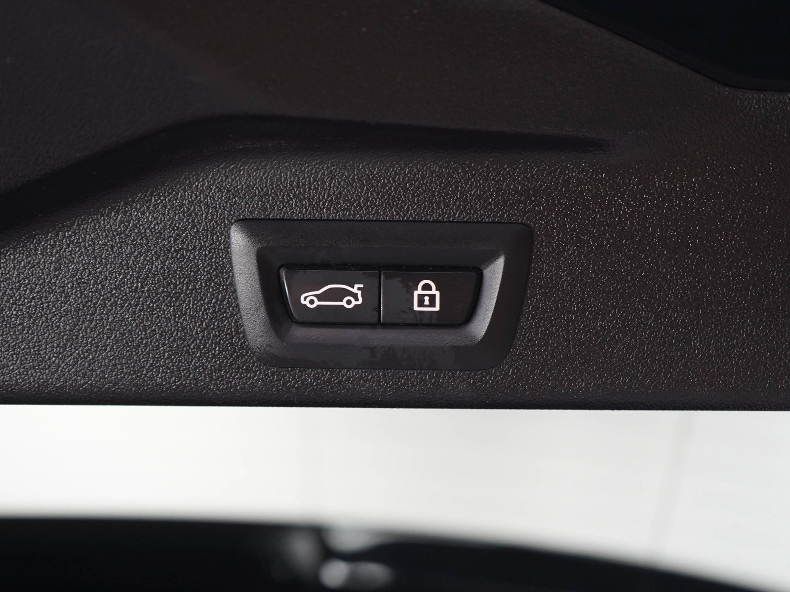Used 2021 BMW X5 M50i AWD/4WD image 18