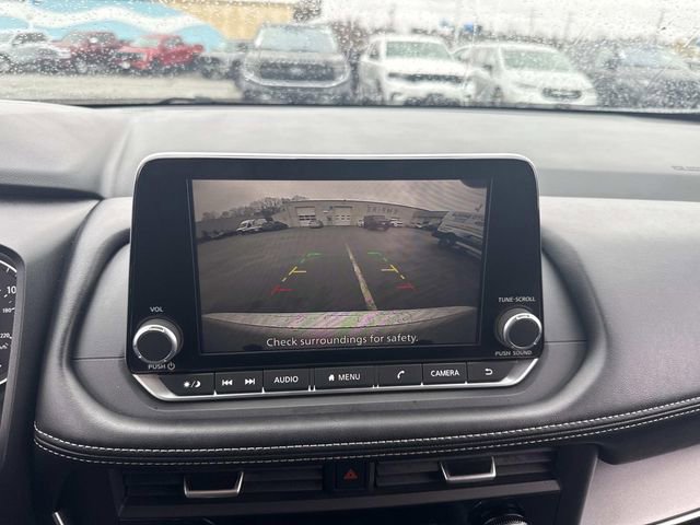 Used 2025 Nissan Rogue SV image 23