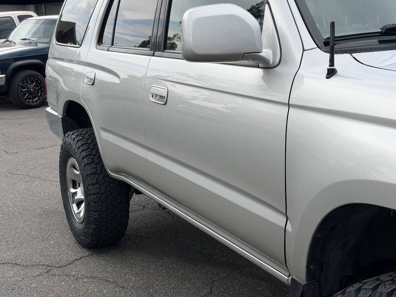 Used 2001 Toyota 4Runner SR5 AWD/4WD image 36