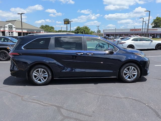 Certified 2023 Toyota Sienna Limited FWD image 8