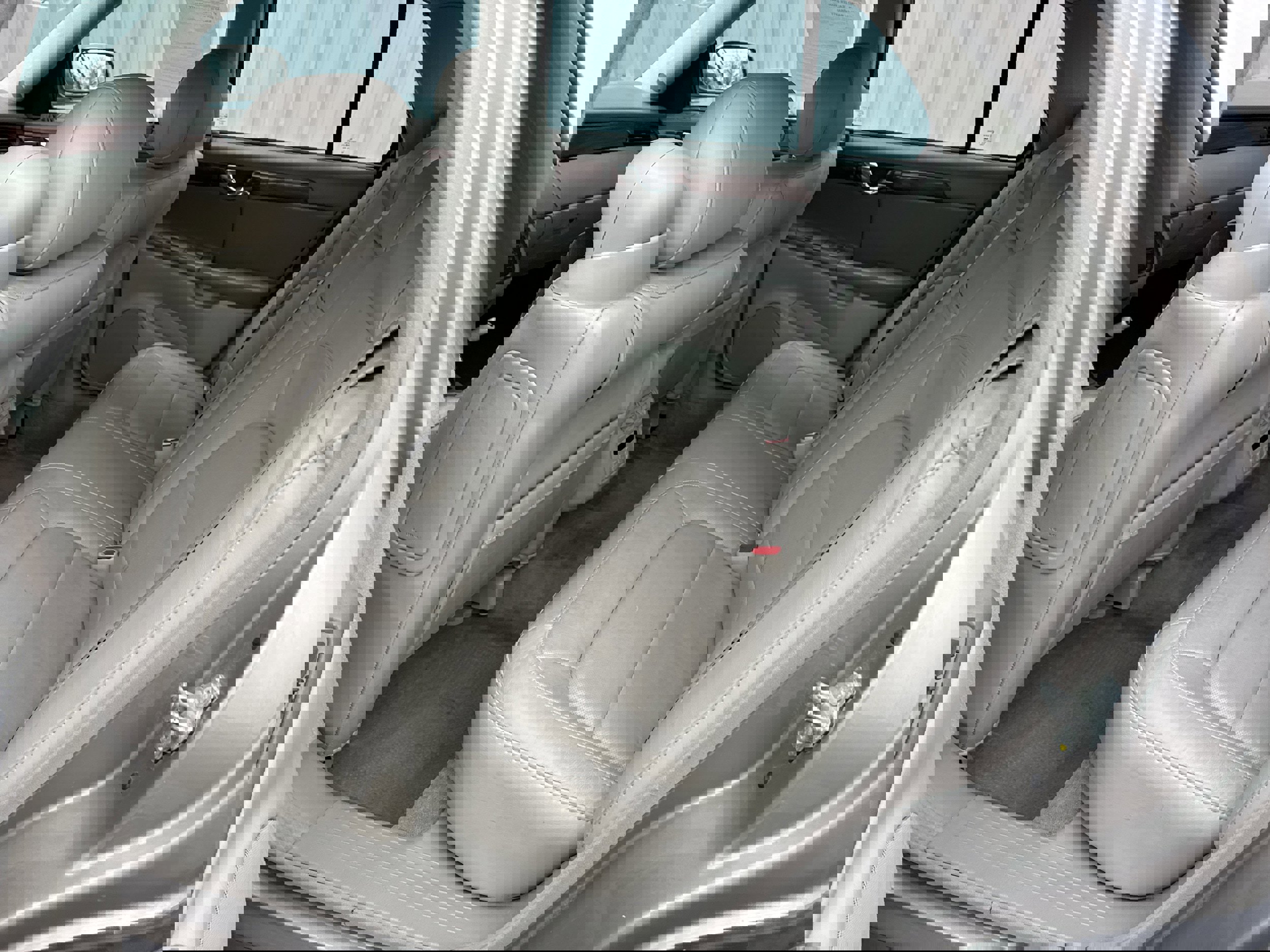 Used 2004 Cadillac De Ville w/ Equipment Group image 3