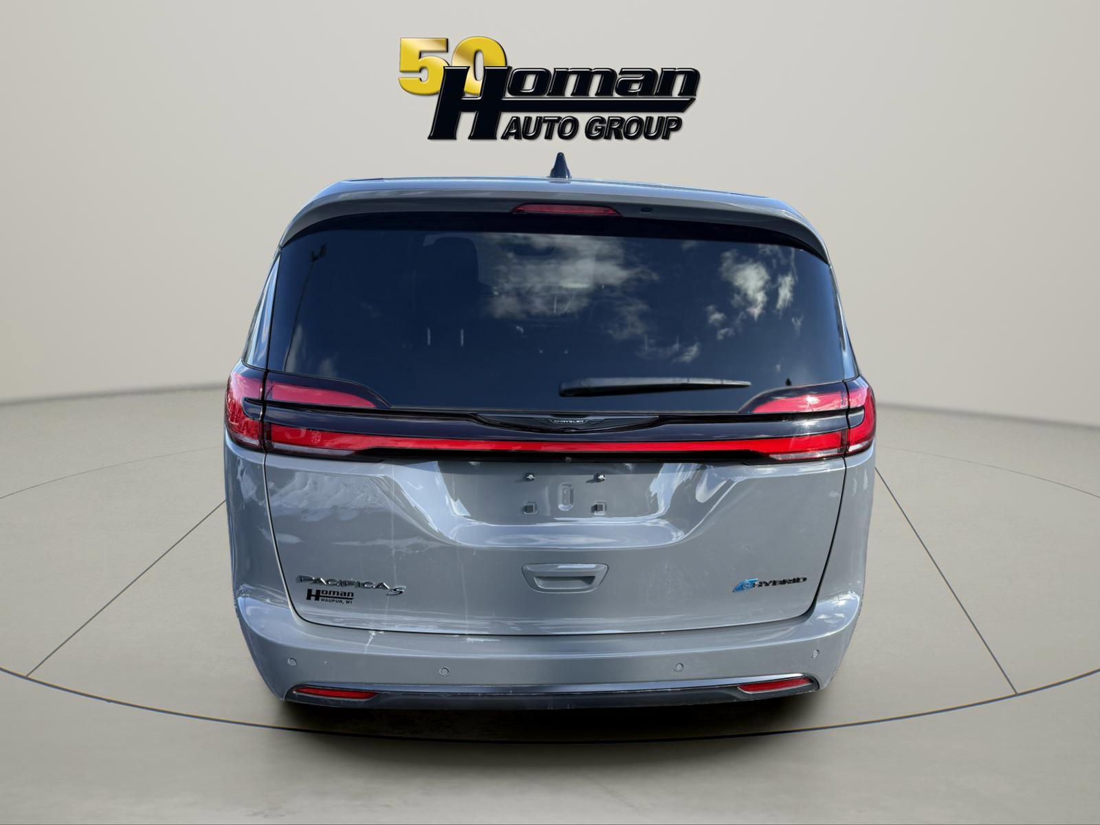 Used 2023 Chrysler Pacifica Touring-L w/ S Appearance Package FWD image 4