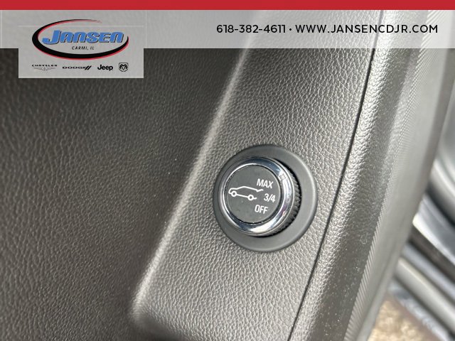 Used 2019 Chevrolet Traverse LT image 11