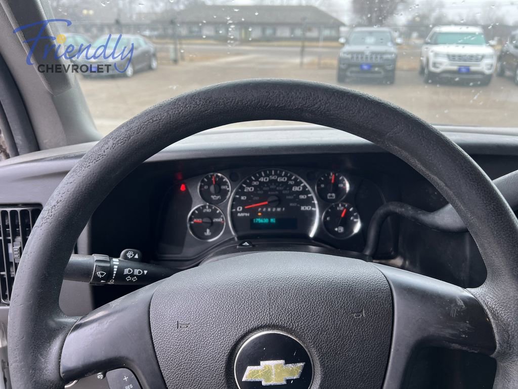 Used 2016 Chevrolet Express 3500 RWD image 18