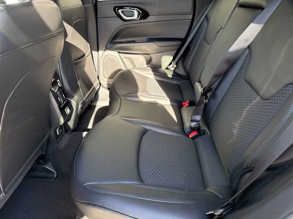 New 2026 Jeep Compass Latitude image 23