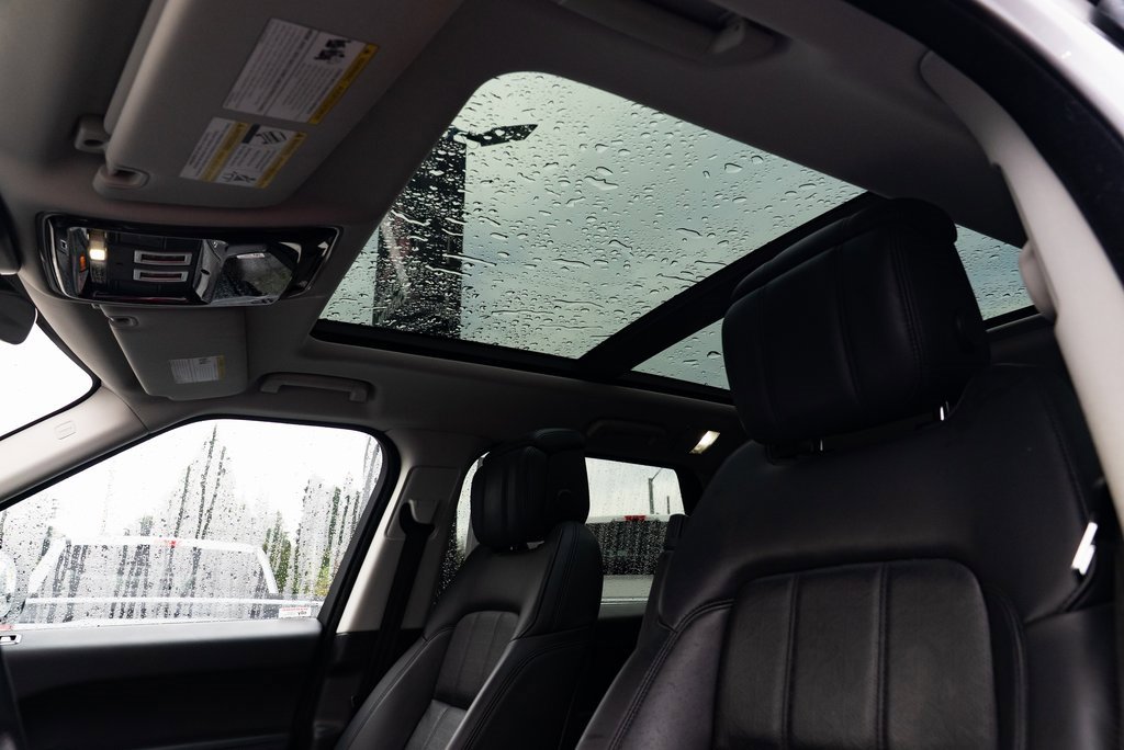 Used 2018 Land Rover Range Rover Sport HSE Dynamic image 19