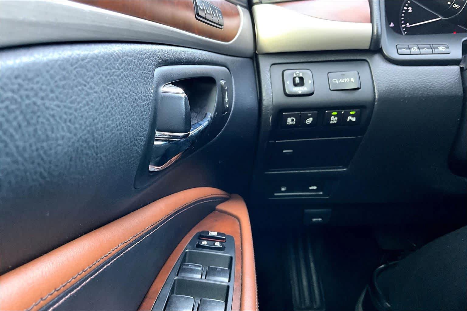 Used 2013 Lexus LS 460 L AWD/4WD image 34