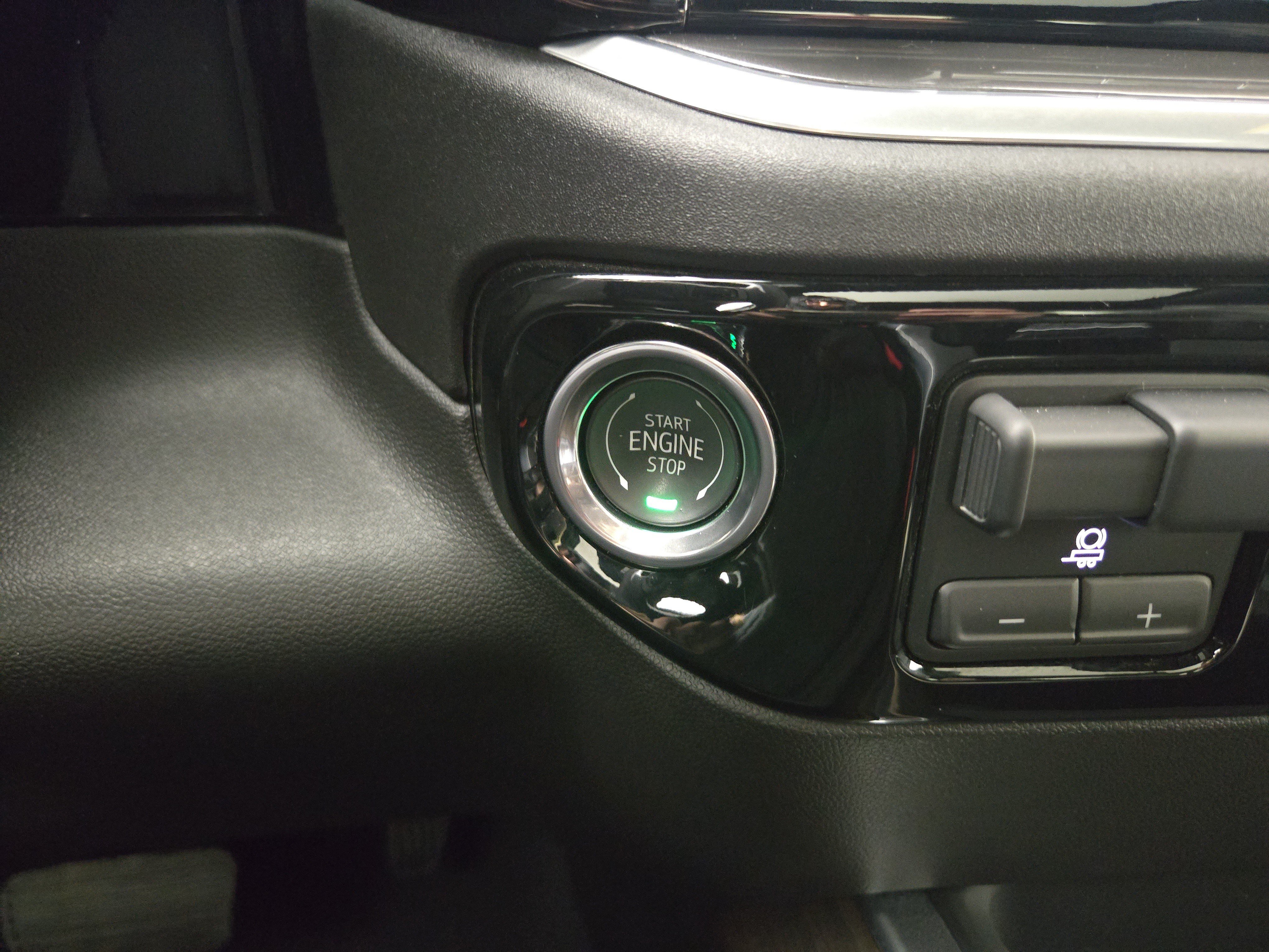 Certified 2025 Chevrolet Silverado 3500 High Country w/ Technology Package AWD/4WD image 26