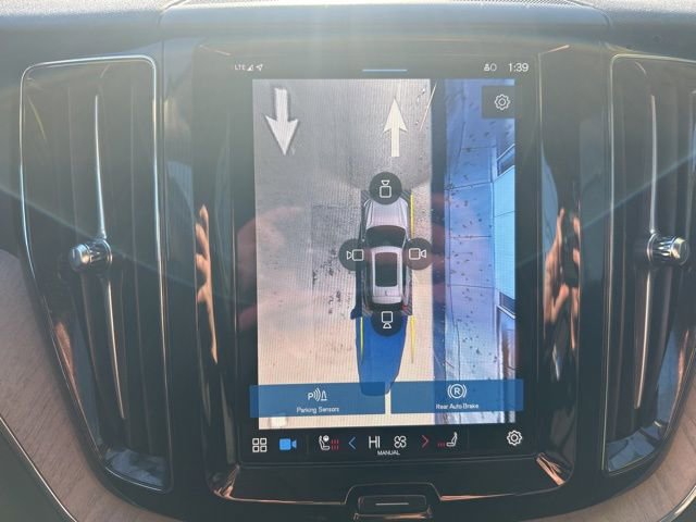 Certified 2025 Volvo XC60 B5 Plus image 24