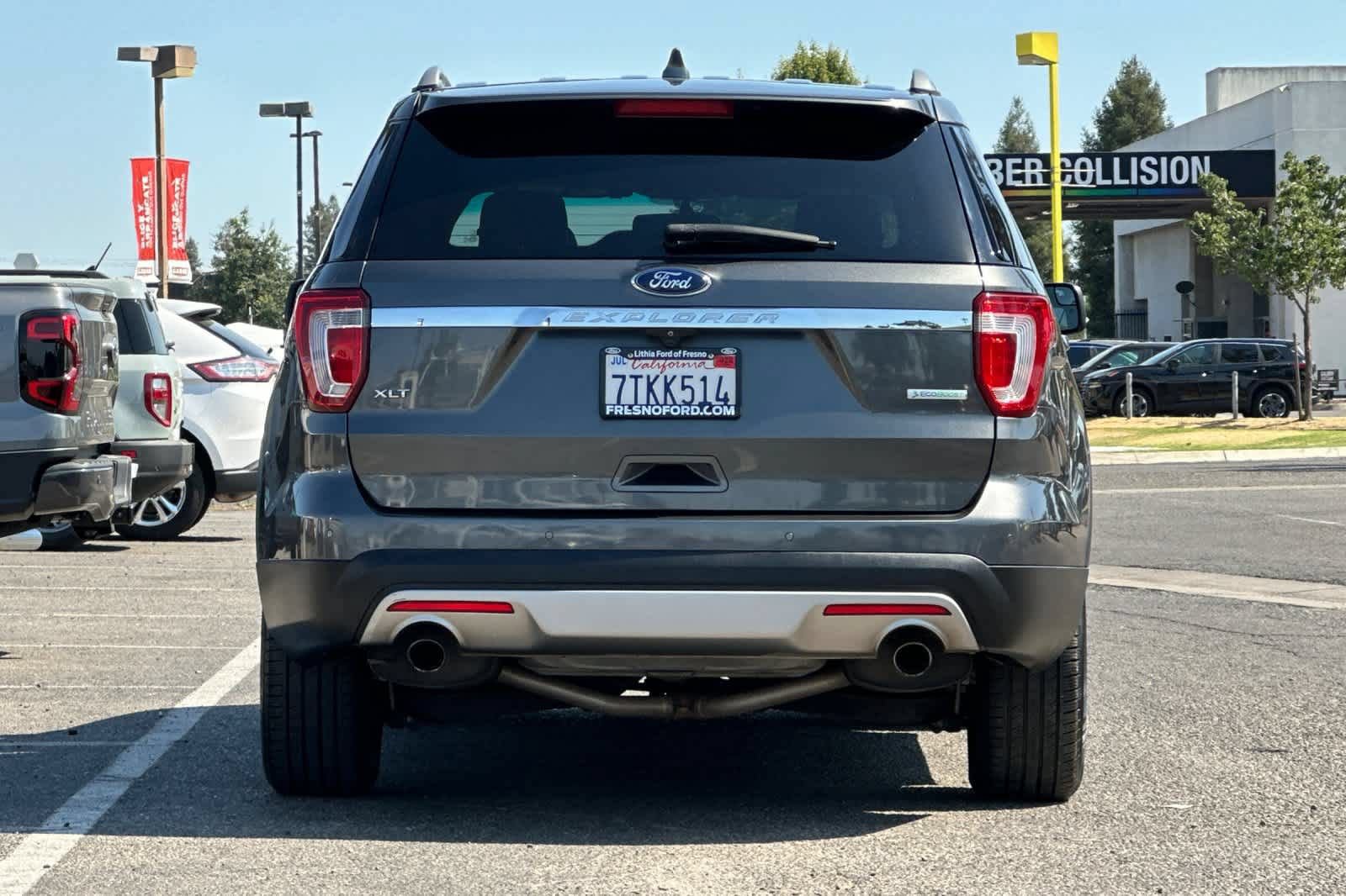 Used 2016 Ford Explorer XLT w/ Equipment Group 202A FWD image 7