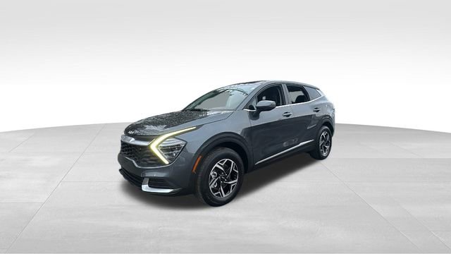 Used 2024 Kia Sportage LX image 3