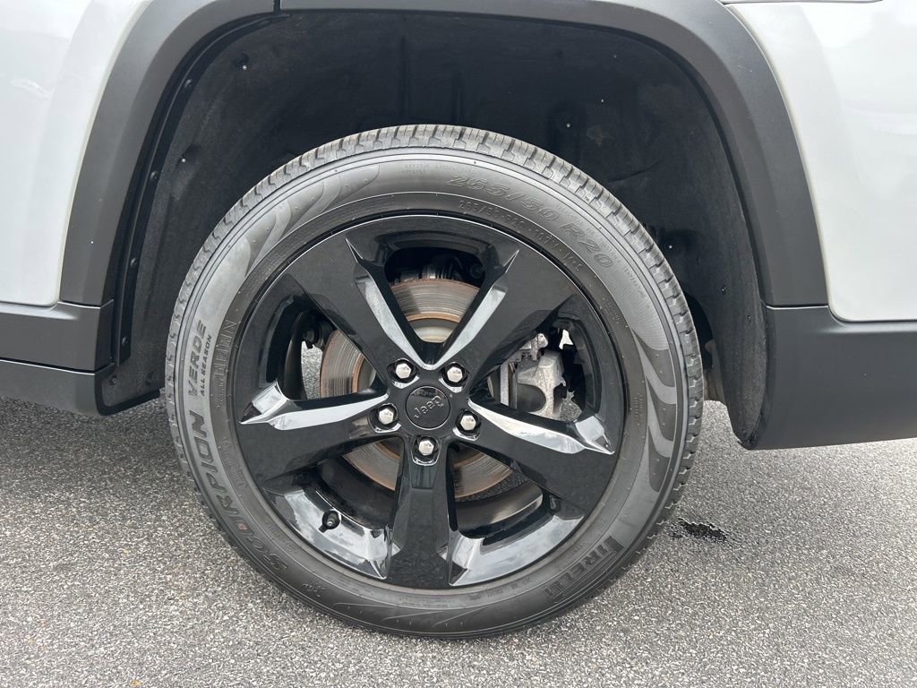 Used 2025 Jeep Grand Cherokee L Limited w/ Black Appearance Package AWD/4WD image 46