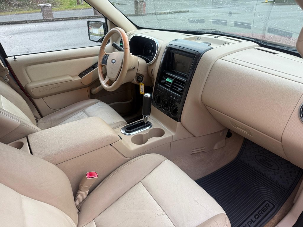 Used 2006 Ford Explorer XLT AWD/4WD image 10