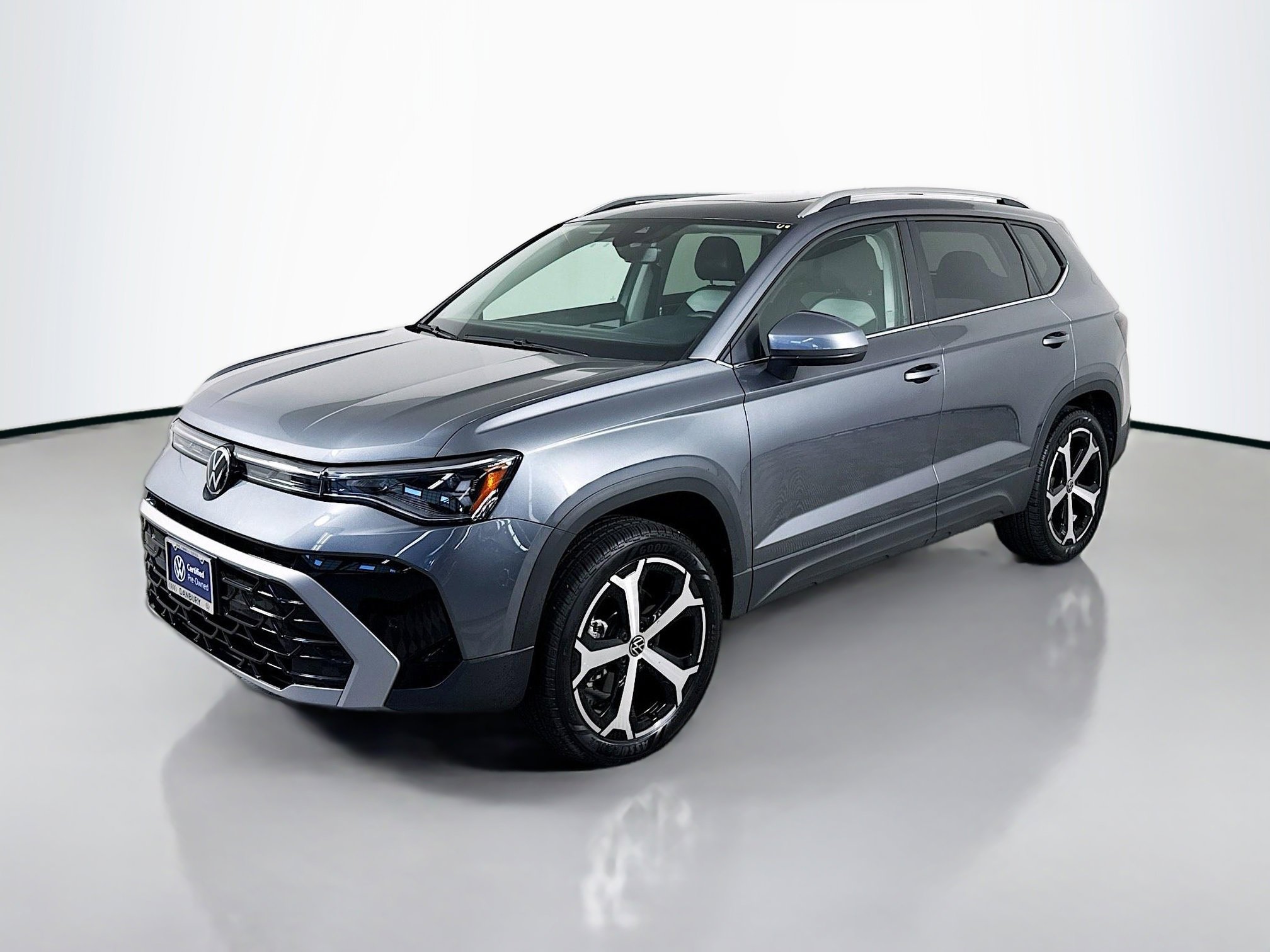 Used 2025 Volkswagen Taos SEL