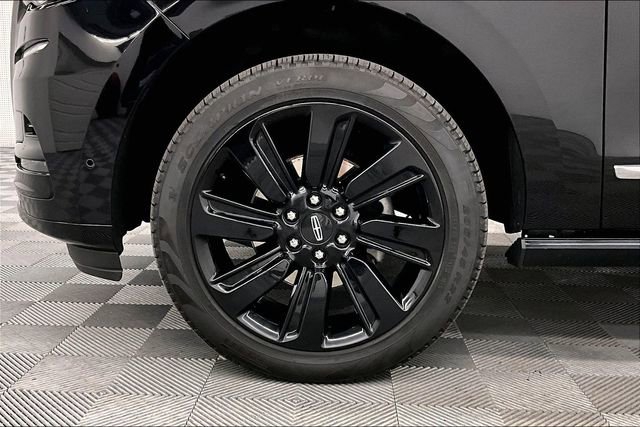 Used 2023 Lincoln Navigator L Reserve w/ Equipment Group 201A AWD/4WD image 9