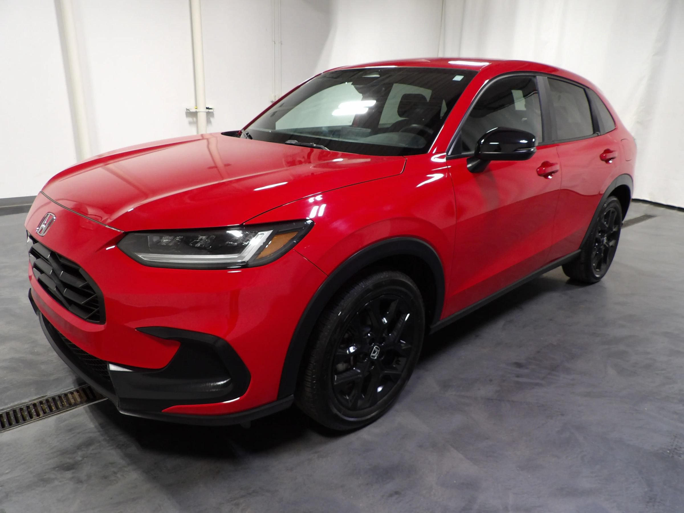 Used 2024 Honda HR-V Sport image 3