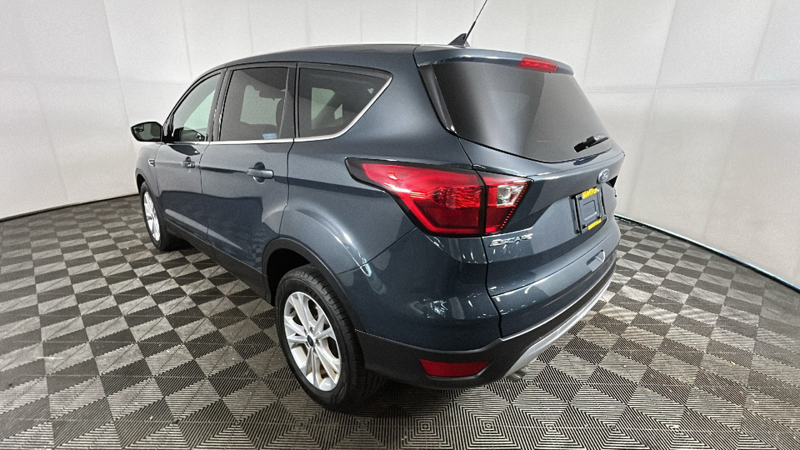 Used 2019 Ford Escape SE FWD image 5