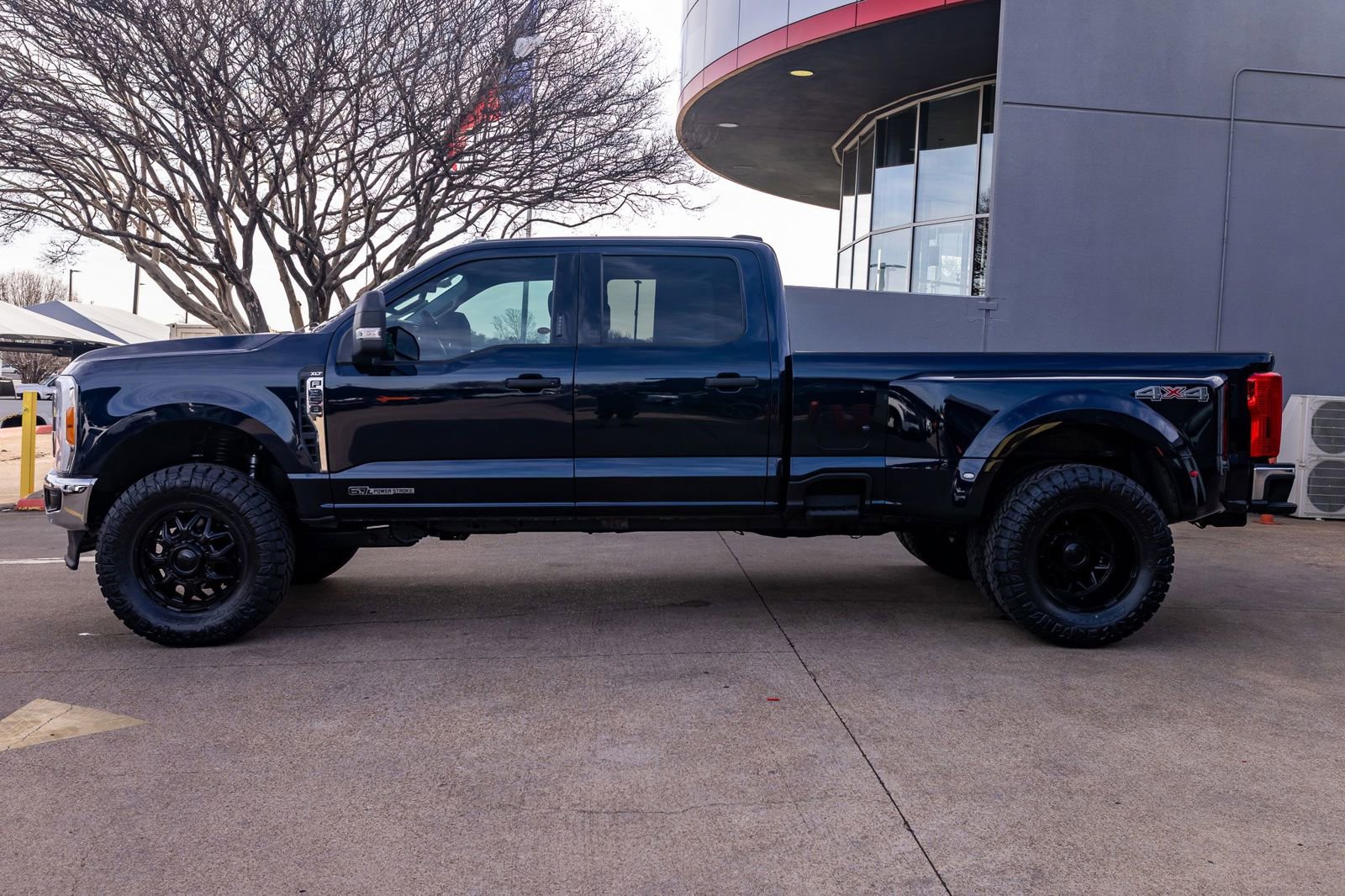 Used 2023 Ford F350 XLT AWD/4WD image 6