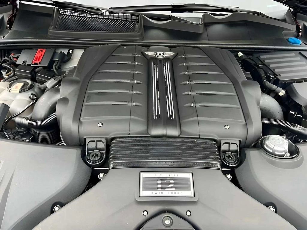 Used 2017 Bentley Bentayga image 23