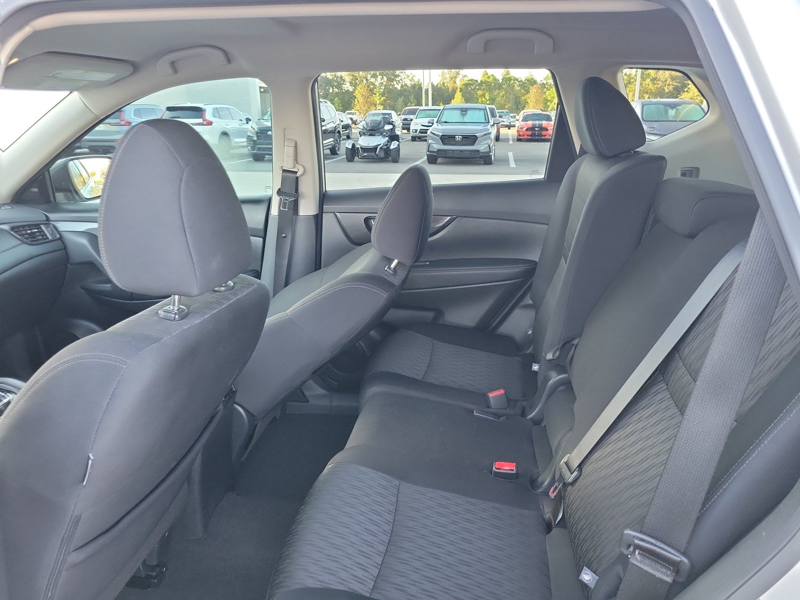 Used 2020 Nissan Rogue S w/ Special Edition Package FWD image 27