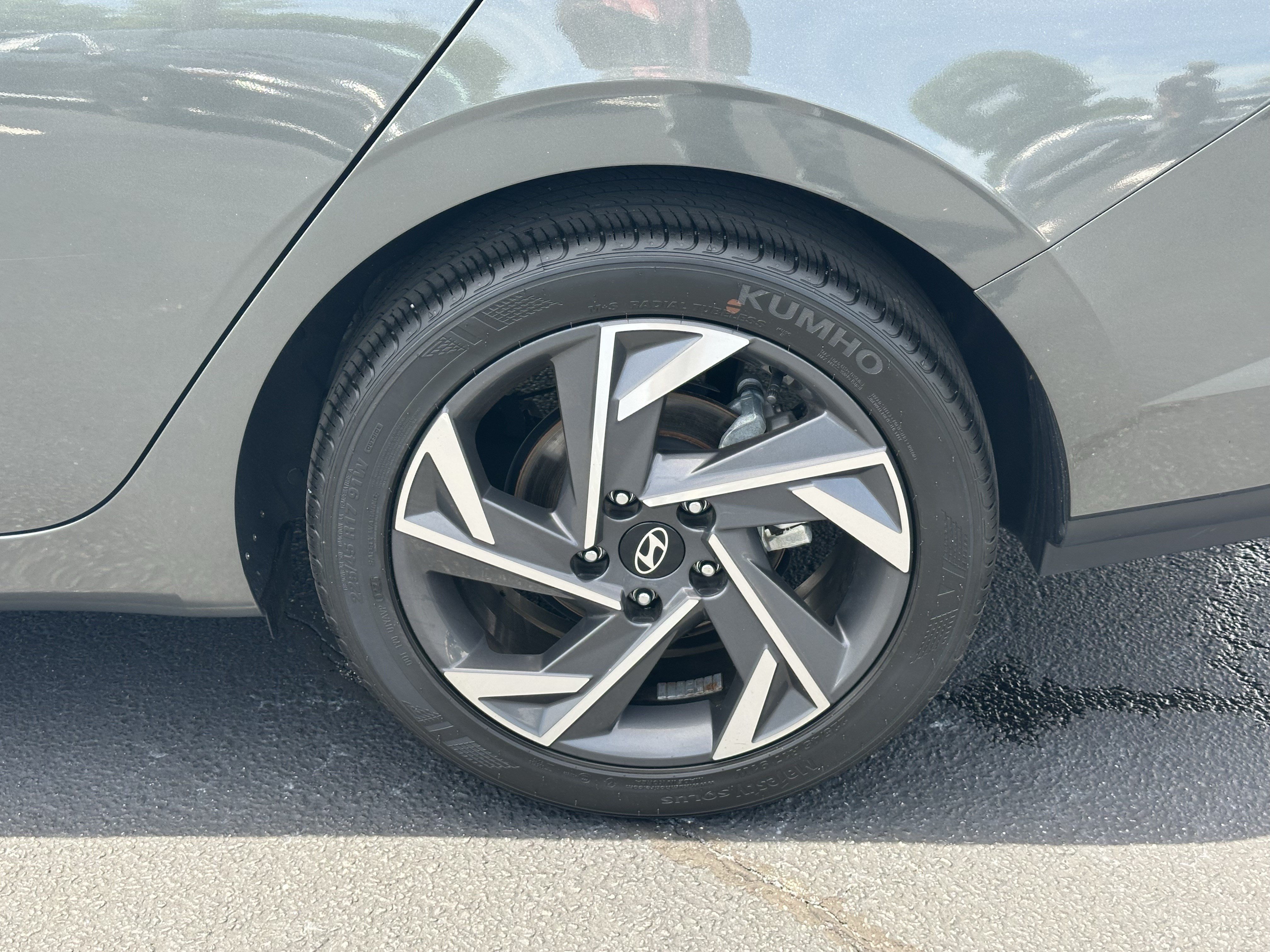 Used 2025 Hyundai Elantra Sport FWD image 18