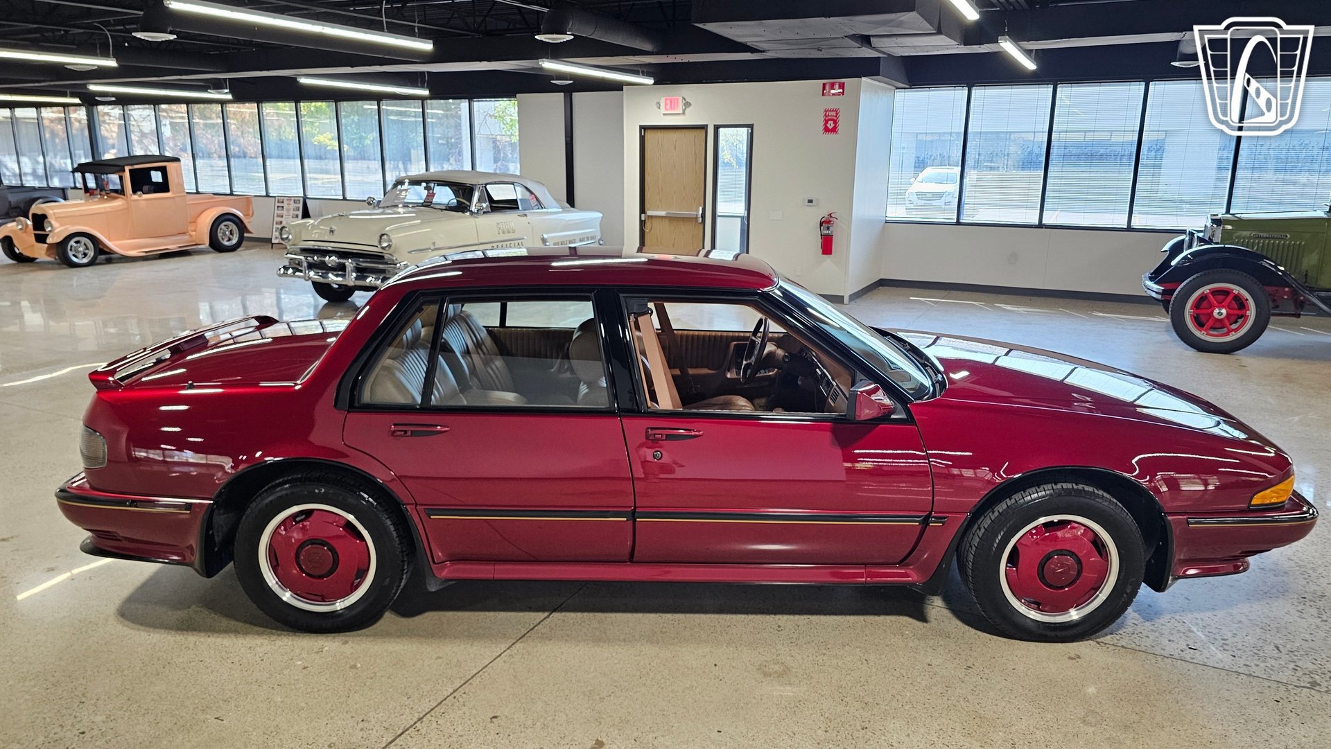Used 1989 Pontiac Bonneville SSE FWD image 37