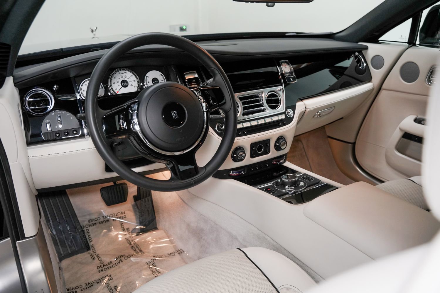 Used 2017 Rolls-Royce Wraith image 39