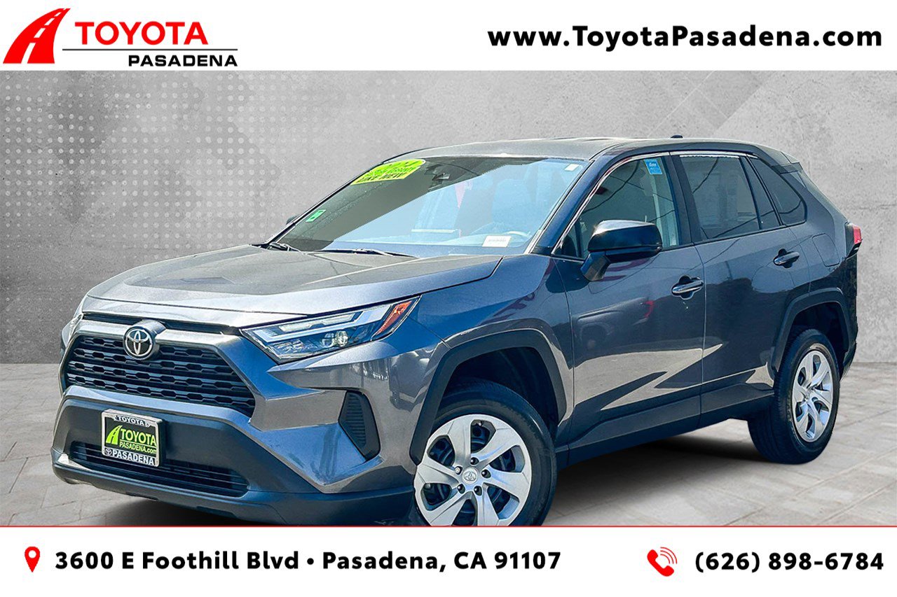 Used 2024 Toyota RAV4 LE video 1