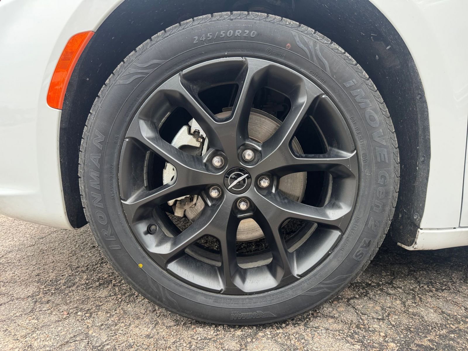 Used 2025 Chrysler Pacifica Limited image 29