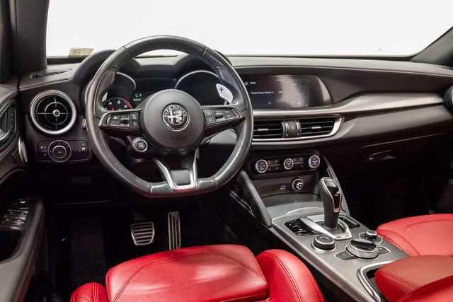 Used 2023 Alfa Romeo Stelvio Veloce AWD/4WD image 6