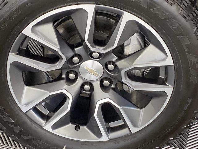 Used 2024 Chevrolet Silverado 1500 LT AWD/4WD image 26