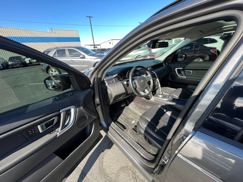 Used 2016 Land Rover Discovery Sport HSE AWD/4WD image 14