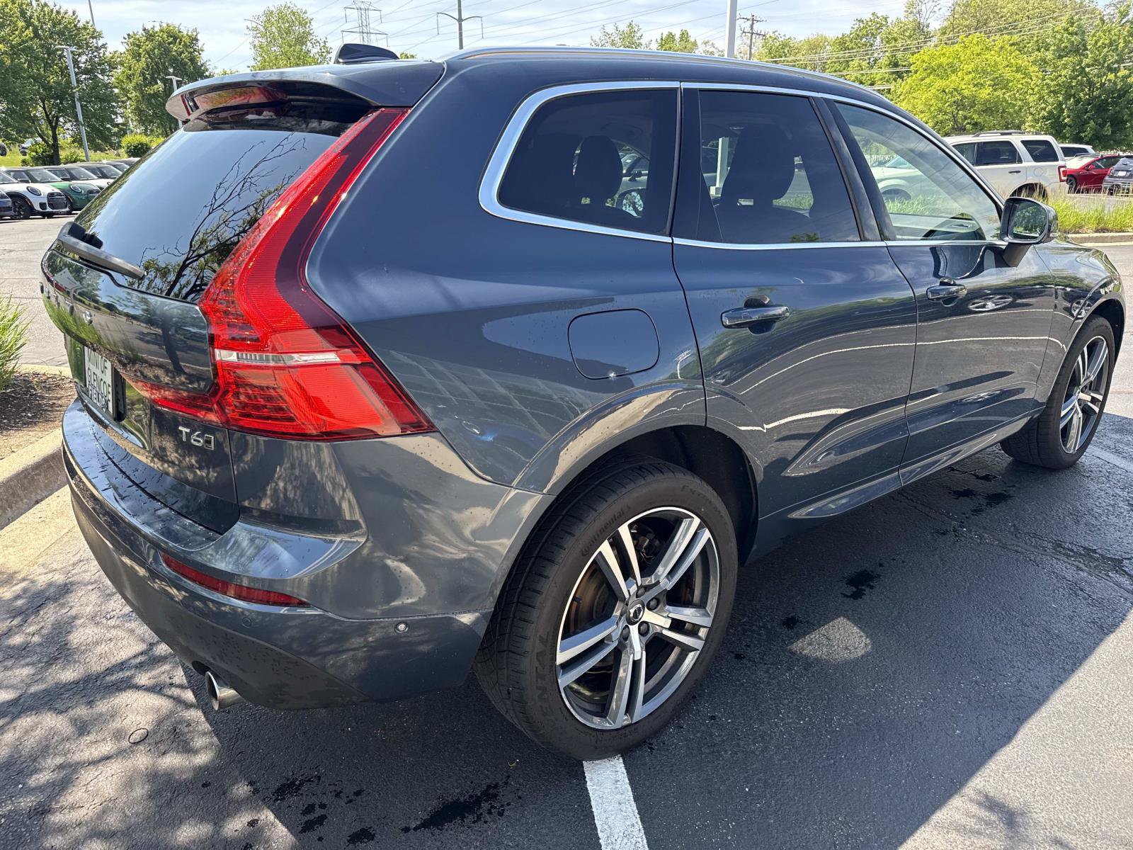 Used 2018 Volvo XC60 T6 Momentum w/ Convenience Package AWD/4WD image 6