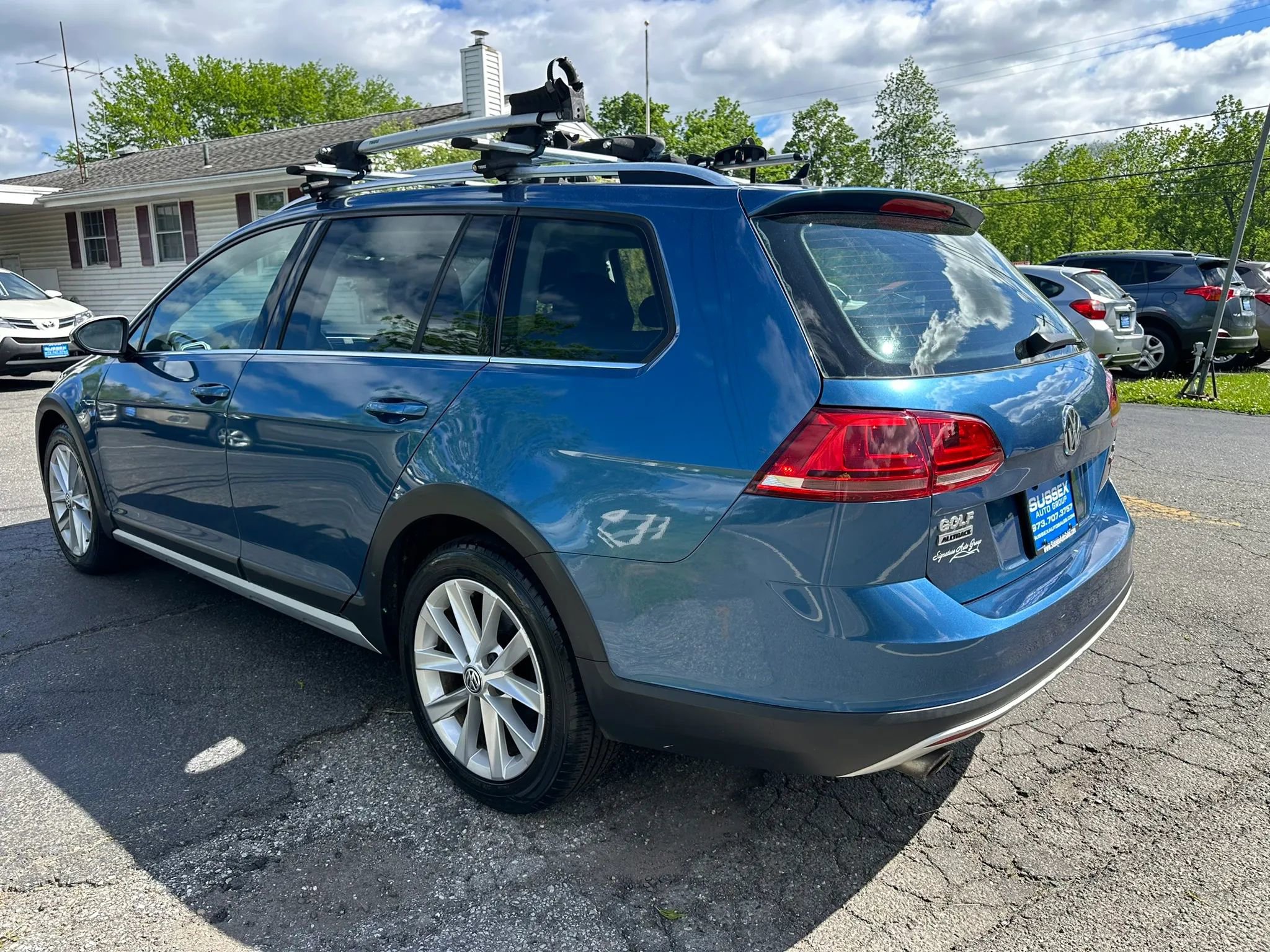 Used 2017 Volkswagen Golf Alltrack S AWD/4WD image 6