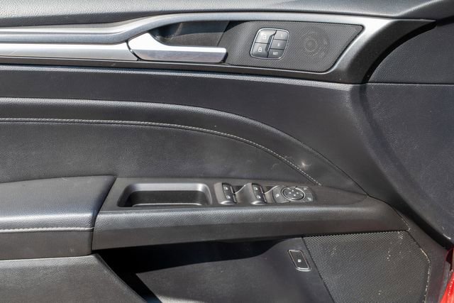 Used 2020 Ford Fusion Energi Titanium FWD image 16