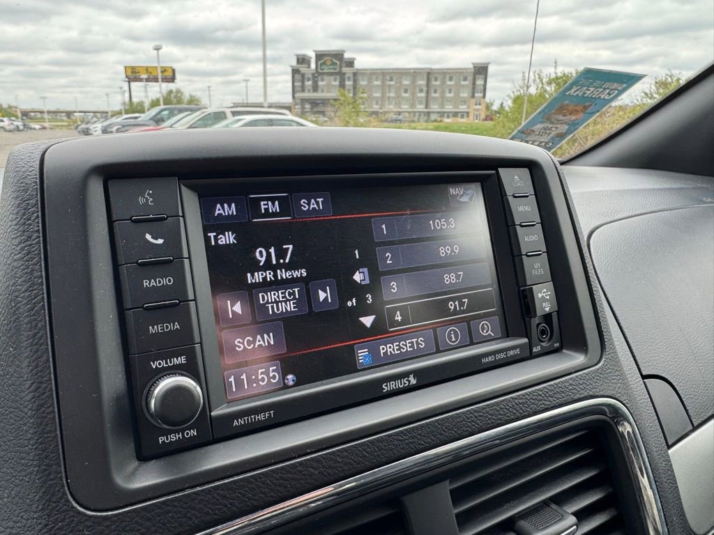 Used 2019 Dodge Grand Caravan GT FWD image 3
